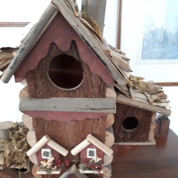 Birdhouse by Songbird Valley - Large with four holes - Very detailed and NWT - Picture 2 of 9